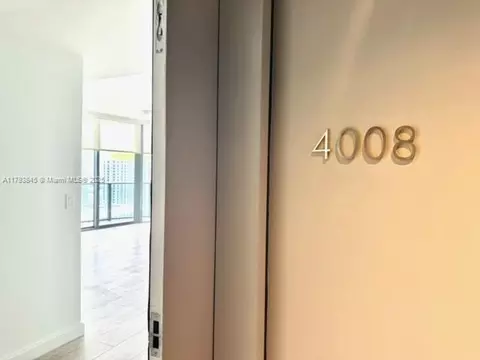55 SW 9th St #4008, Miami, FL 33130