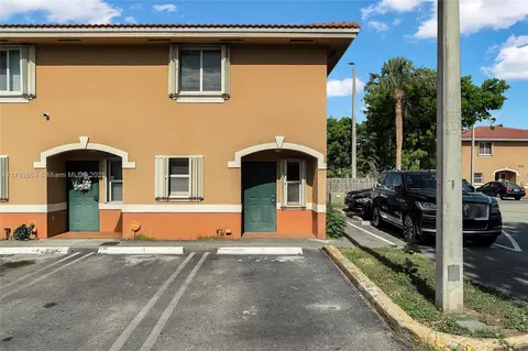 7975 NW 8th St #9, Miami, FL 33126