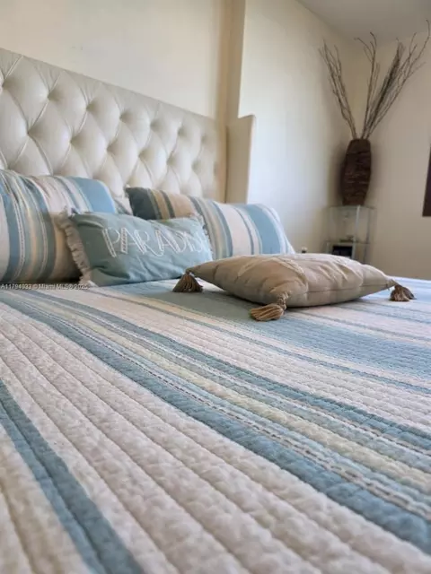 Bedroom - 9225 Collins Ave #1409, Surfside, FL 33154 photo 3 of 5