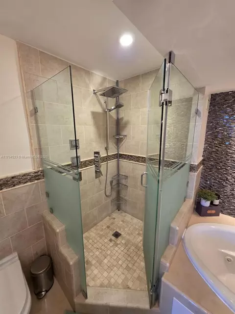 Bath - 9225 Collins Ave #1409, Surfside, FL 33154 photo 4 of 5