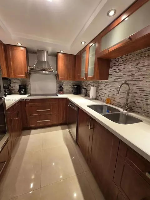 Kitchen - 9225 Collins Ave #1409, Surfside, FL 33154 photo 2 of 4