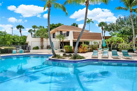 8267 SW 128th St #208, Pinecrest, FL 33156