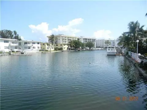 1275 Marseille Dr #40, Miami Beach, FL 33141