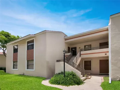 9823 NW 3rd Ct #2, Plantation, FL 33324
