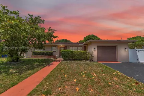 700 NW 76th Ave, Pembroke Pines, FL 33024