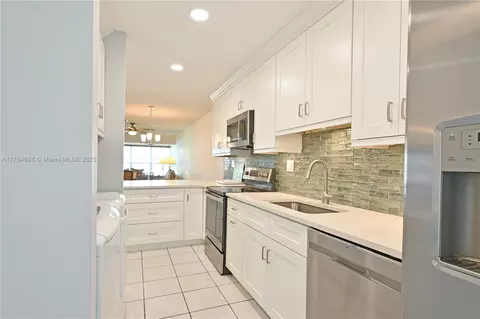 1720 NW 19th Ter #203, Delray Beach, FL 33445