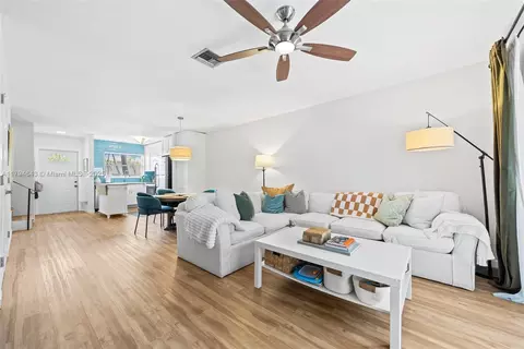 450 SE 7th St #234, Dania Beach, FL 33004