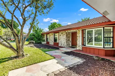 9866 NW 19th St, Coral Springs, FL 33071