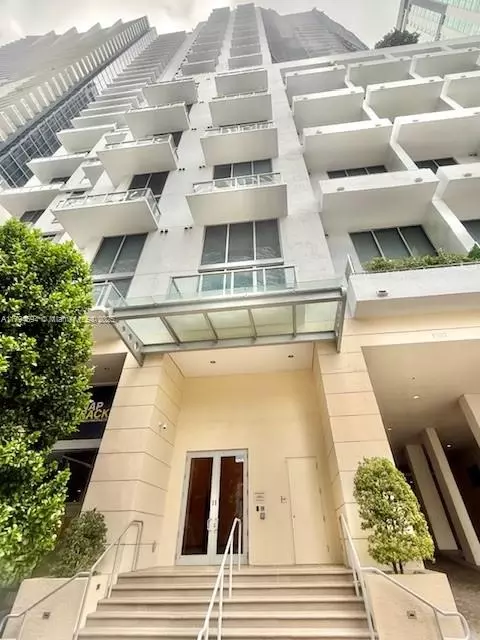 1050 Brickell Ave #1602, Miami, FL 33131
