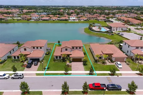 2575 SE 2nd St, Homestead, FL 33033