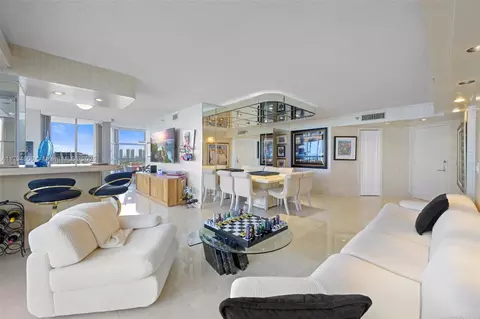3500 Mystic Pointe Dr #2108, Aventura, FL 33180