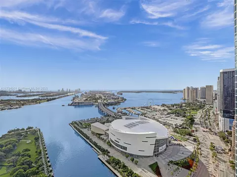 900 Biscayne Blvd #4103, Miami, FL 33132