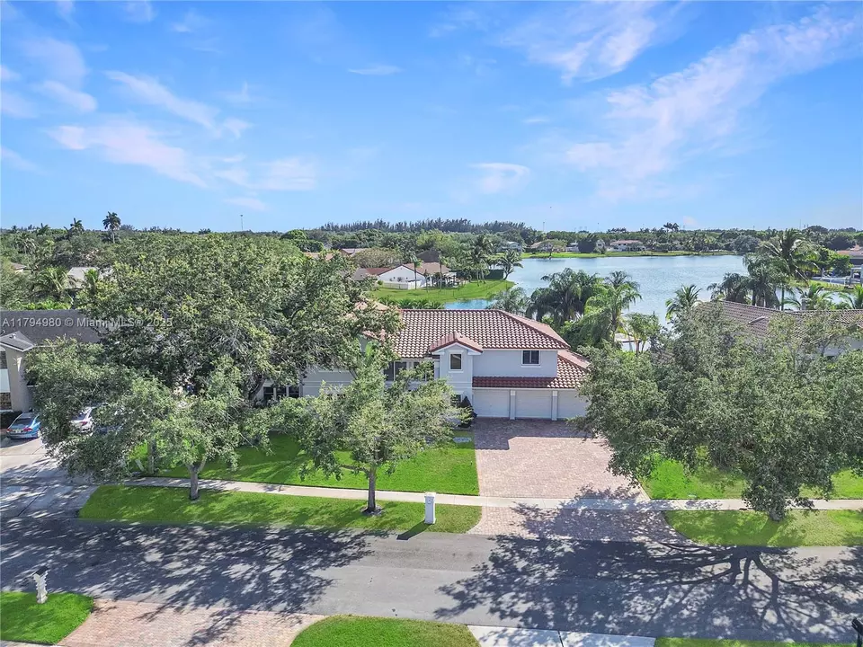 View/Area - 20230 NW 7th St, Pembroke Pines, FL 33029 photo 2 of 9