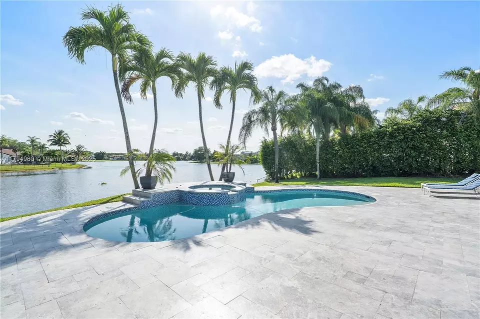 Exterior - 20230 NW 7th St, Pembroke Pines, FL 33029 photo 12 of 12