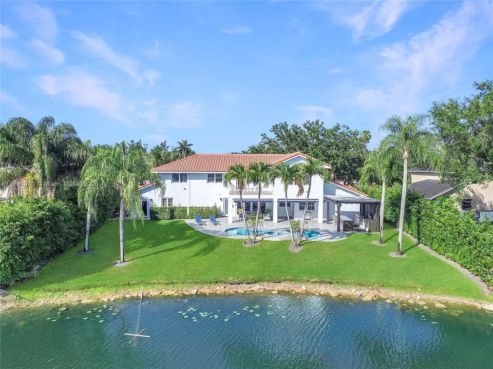 View/Area - 20230 NW 7th St, Pembroke Pines, FL 33029 photo 4 of 9