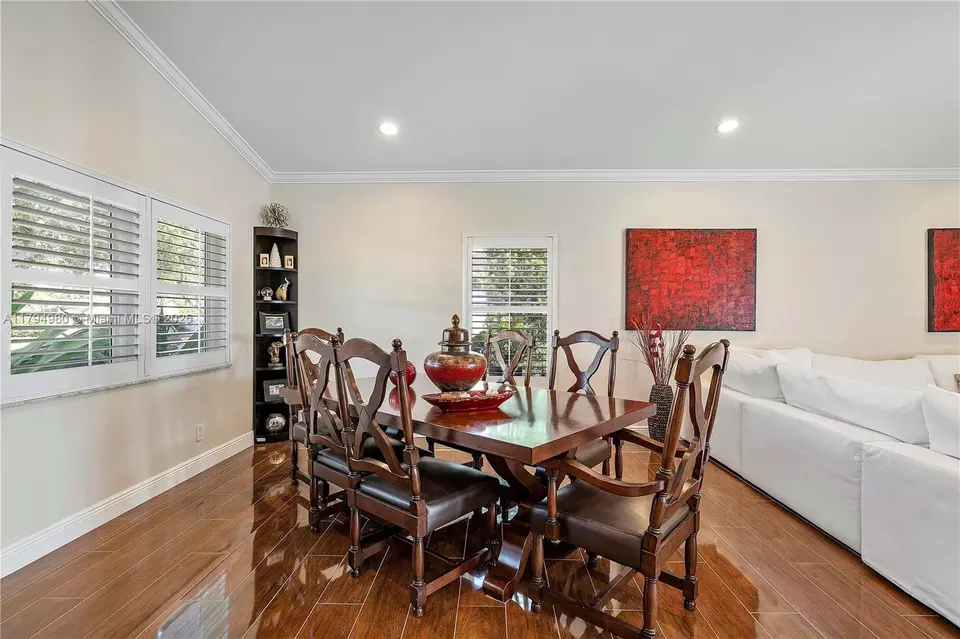 Dining - 20230 NW 7th St, Pembroke Pines, FL 33029 photo 3 of 3