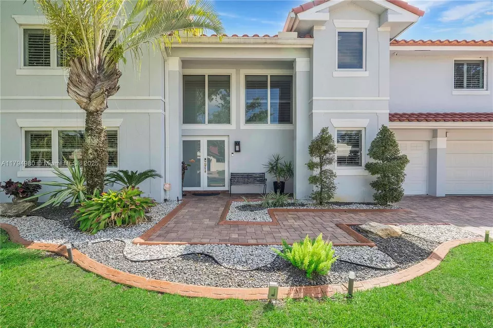 Exterior - 20230 NW 7th St, Pembroke Pines, FL 33029 photo 7 of 12