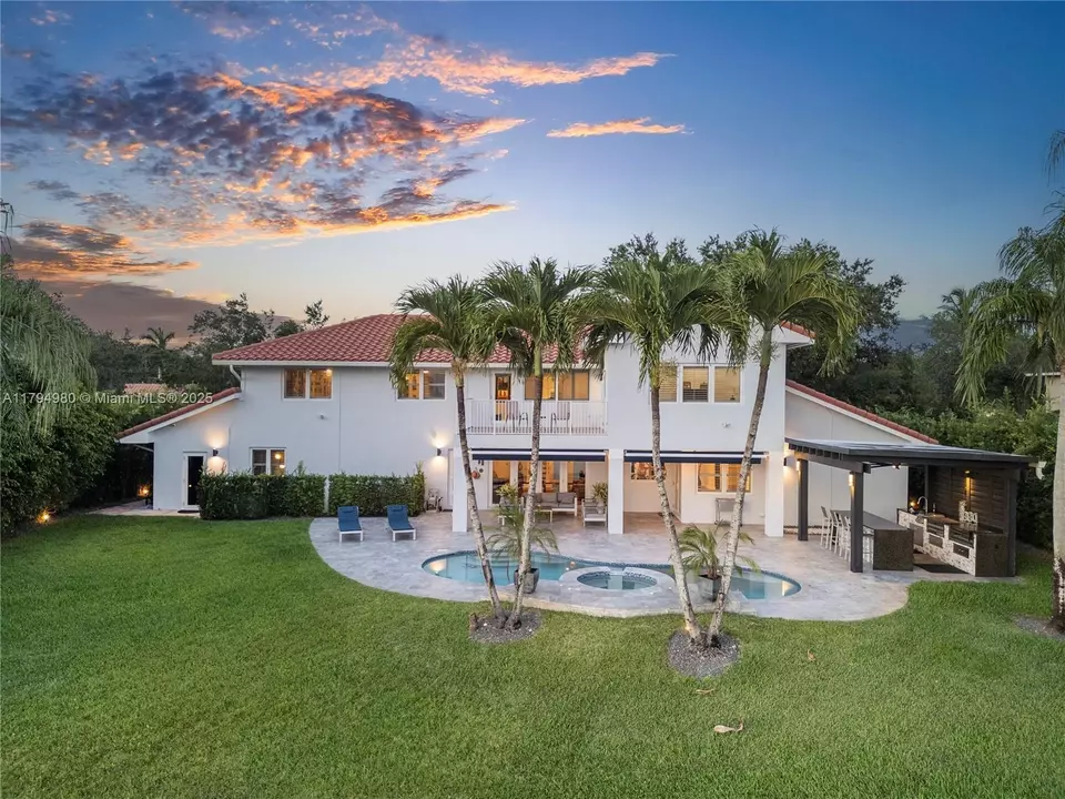 Exterior - 20230 NW 7th St, Pembroke Pines, FL 33029 photo 5 of 12