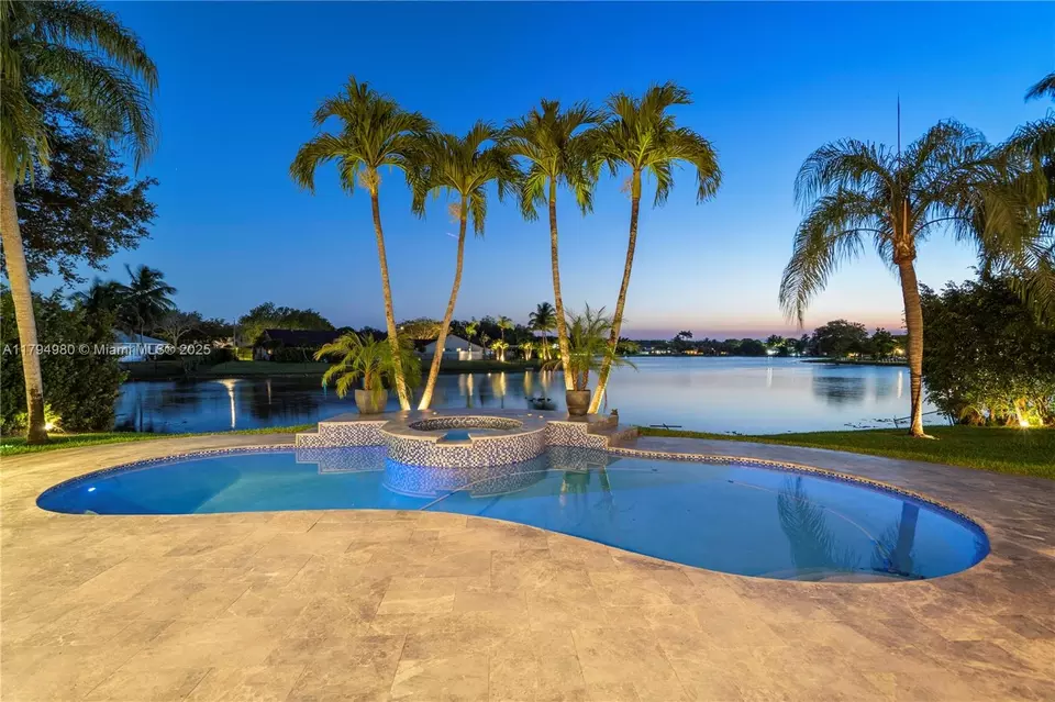 Exterior - 20230 NW 7th St, Pembroke Pines, FL 33029 photo 3 of 12