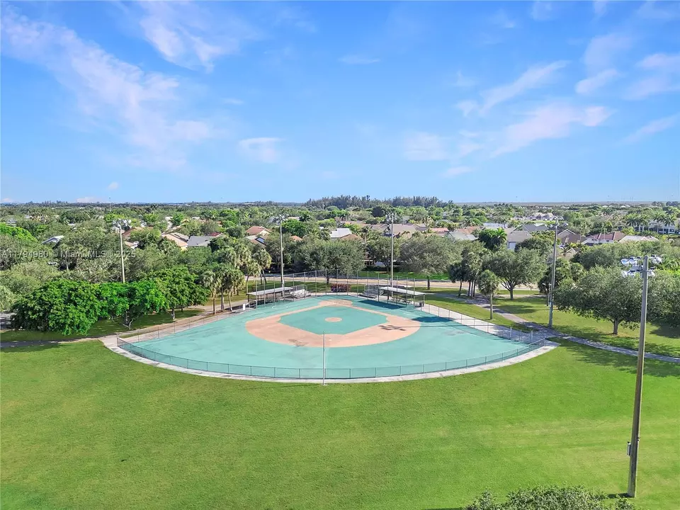 View/Area - 20230 NW 7th St, Pembroke Pines, FL 33029 photo 6 of 9