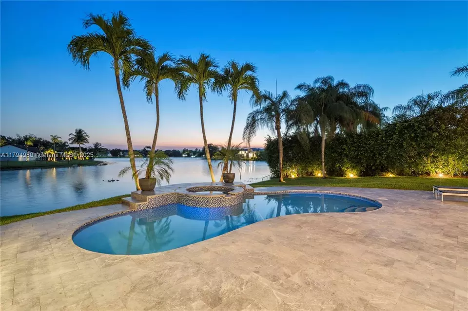 Exterior - 20230 NW 7th St, Pembroke Pines, FL 33029 photo 4 of 12