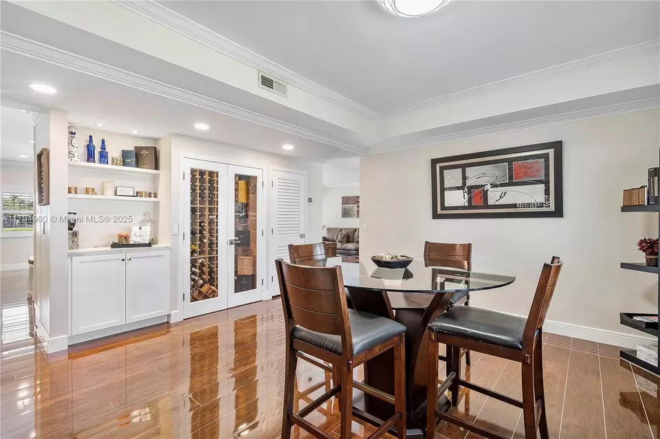 Dining - 20230 NW 7th St, Pembroke Pines, FL 33029 photo 2 of 3