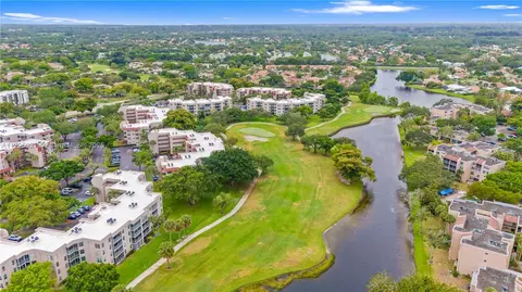 9501 Seagrape Dr #205, Davie, FL 33324