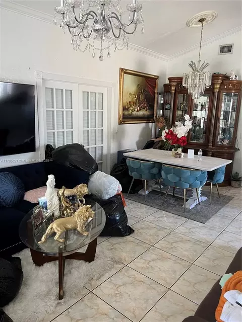 240 E 39th St, Hialeah, FL 33013 photo 2