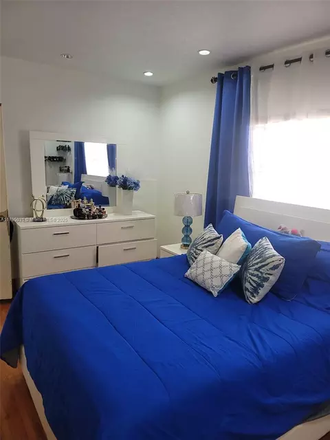 360 W 53rd Ter, Hialeah, FL 33012