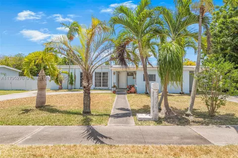 9240 Nautilus Dr, Cutler Bay, FL 33189