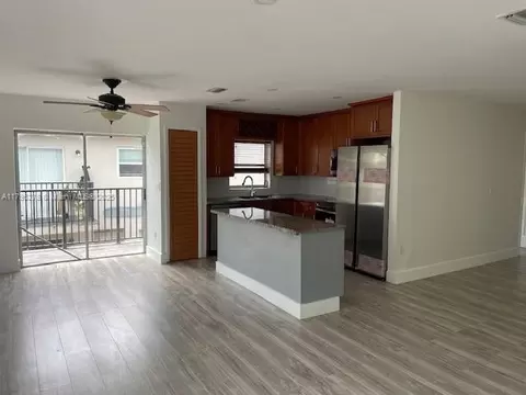 5209 NW 18th St #3E, Lauderhill, FL 33313