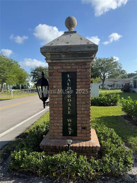 1250 NW 85th Ave, Plantation, FL 33322