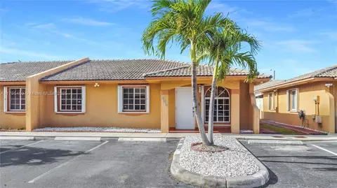 7020 W 35th Ave #121, Hialeah, FL 33018