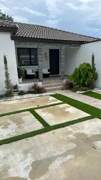 1218 NW 41st St, Miami, FL 33142