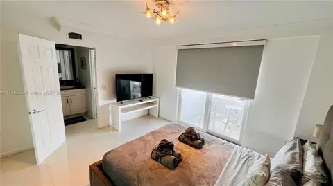 7904 W W Dr #1002, North Bay Village, FL 33141