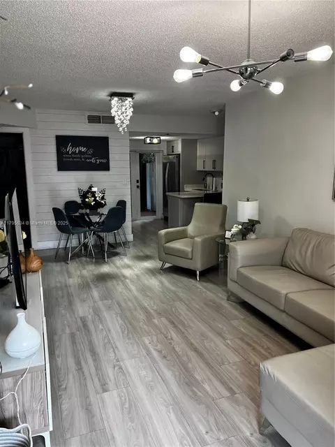 2270 W 74th St #101-6, Hialeah, FL 33016