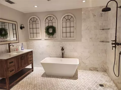 Bath - 10320 SW 54 St, Miami, FL 33165 photo 1 of 2