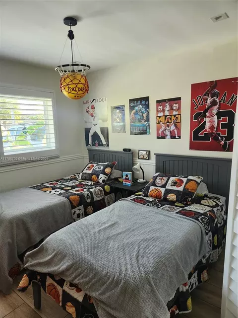 Bedroom - 10320 SW 54 St, Miami, FL 33165 photo 3 of 3