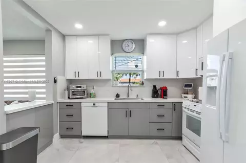 3295 SW 75th Ct, Miami, FL 33155 photo 9