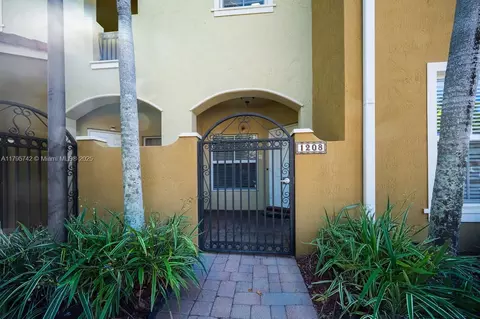 2851 W Prospect Rd #1208, Tamarac, FL 33309