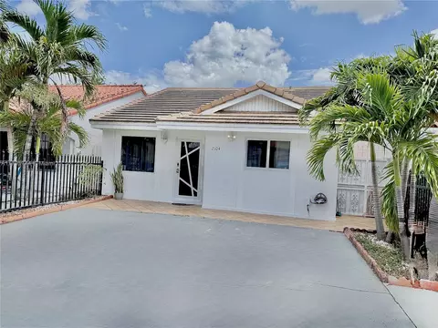 2104 W 53rd St, Hialeah, FL 33016 photo 1