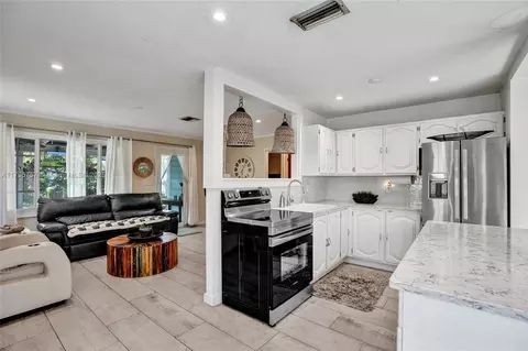 1402 SE 1st St, Pompano Beach, FL 33060 photo 10