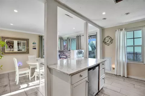 1402 SE 1st St, Pompano Beach, FL 33060 photo 6