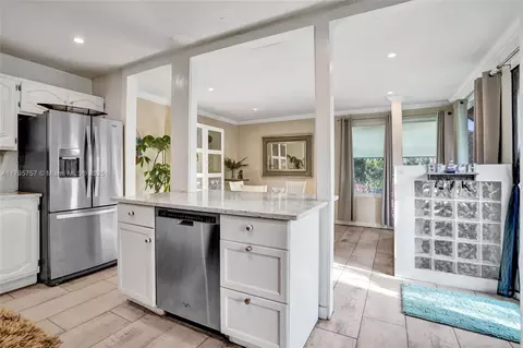 1402 SE 1st St, Pompano Beach, FL 33060 photo 5