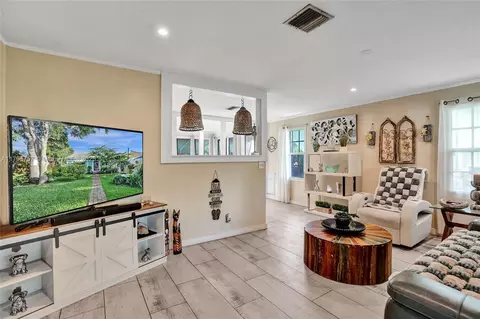 1402 SE 1st St, Pompano Beach, FL 33060 photo 14