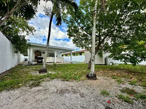 Exterior - 468 E 50th St, Hialeah, FL 33013 photo 3 of 5