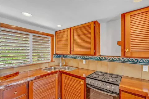 Kitchen - Undisclosed, Lower Keys, FL 33043 photo 2 of 2