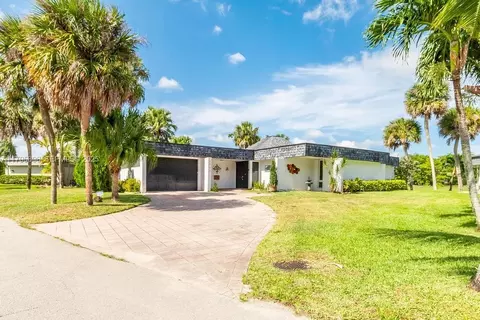 5715 Bayberry Ln, Tamarac, FL 33319