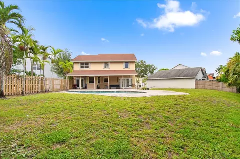 1051 SW 95th Ter, Pembroke Pines, FL 33025