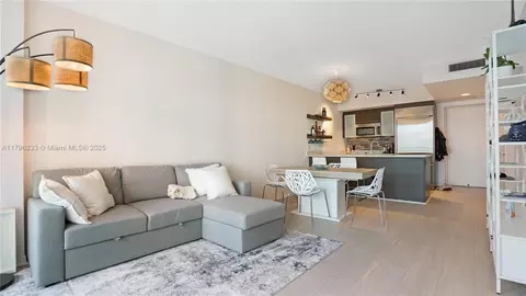 55 SE 6th St #1804, Miami, FL 33131